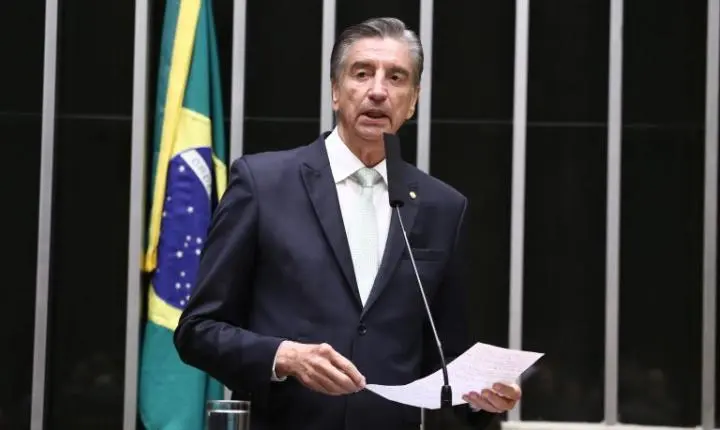 Comissão aprova inclusão da educação climática no currículo escolar